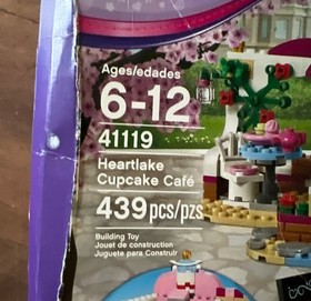 LEGO Friends Heartland Cupcake Cafe (41119) NEW - Box Wear
