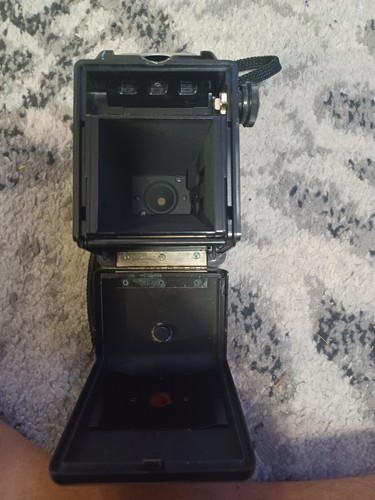 Argus 75 Seventy-Five Twin Lens Reflex Camera uses 620 Roll Film Periscope Lens - Picture 14 of 16