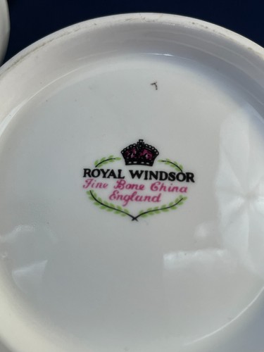vintage Royal Windsor Fine Bone China creamer & sugar bowl c.1950s England - Picture 5 of 5
