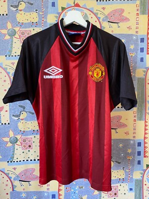 umbro MANCHESTER UNITED ユニフォーム 新品 Mサイズ Manchester United Umbro Premier Black & Red Striped Soccer