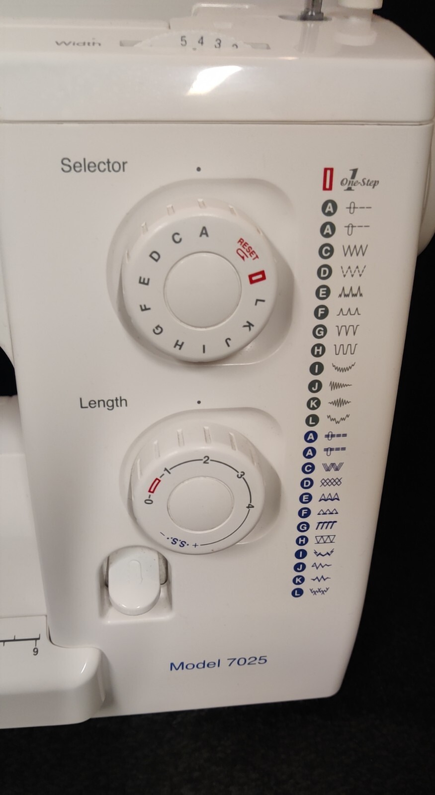 Janome 7025 Sewing Machine & Hard Cover ( Not Stitching) eBay