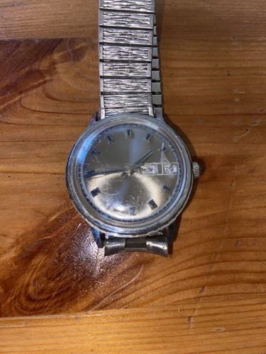 Vintage 1975 Timex Marlin Series Mechanic Men's Watch Works Water Resistant