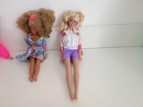 Set con 8 Barbie e accessori MATTEL anni '90 - Foto 10 di 17
