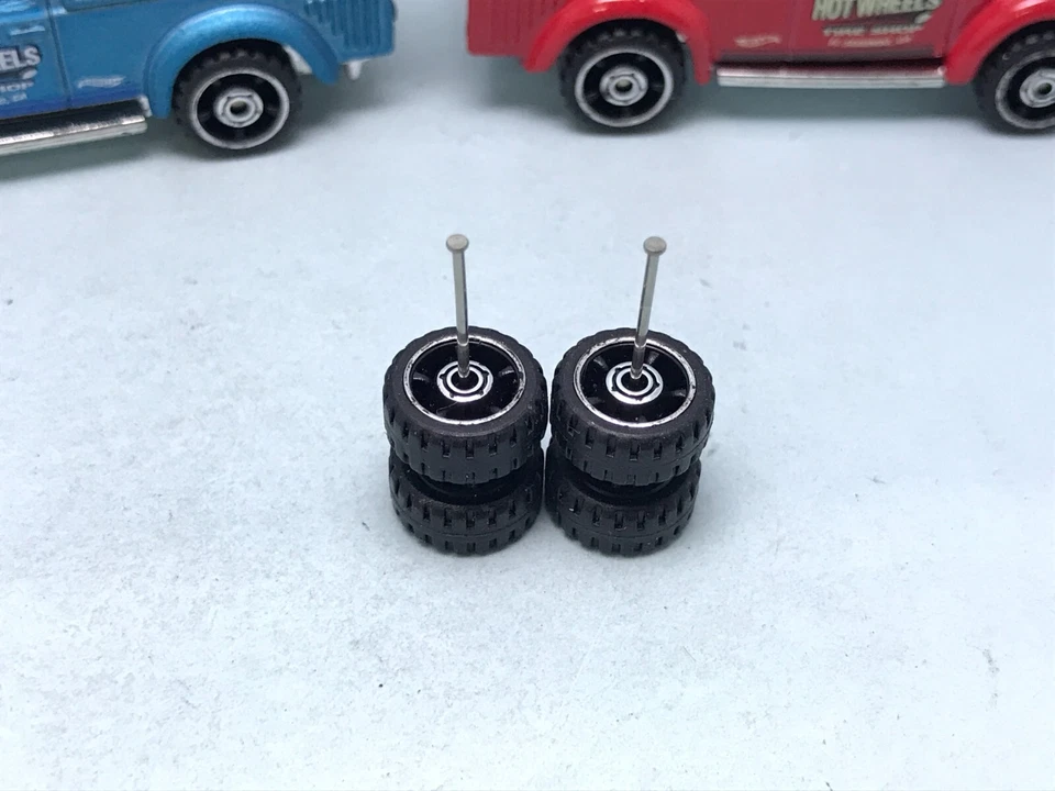 FR04 Matchbox 1:64 Real Riders # 5 radios todoterreno 10 mm negro medio, ruedas de goma Foto 2 de 4