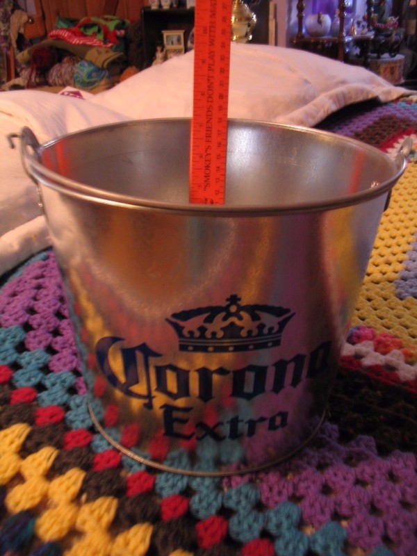 Corona Extra Metal Ice Bucket with bottle opener Large MAN Cave or pool L00k