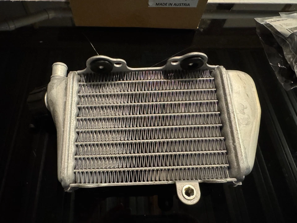 New OEM KTM 65 SX 2009 R/S Radiator Kit - Image 3 of 4