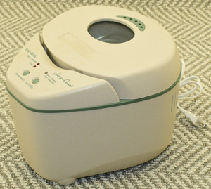 West Bend Just For Dinner Bread Machine Maker 3/4 lb. Loaf - Model 41077