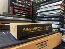 Akai Professional MPC Key 37 G2 ,Standalone Production Keyboard New ARMENS