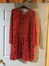 Ladies Dress In Very Good Pre-owned Condition!