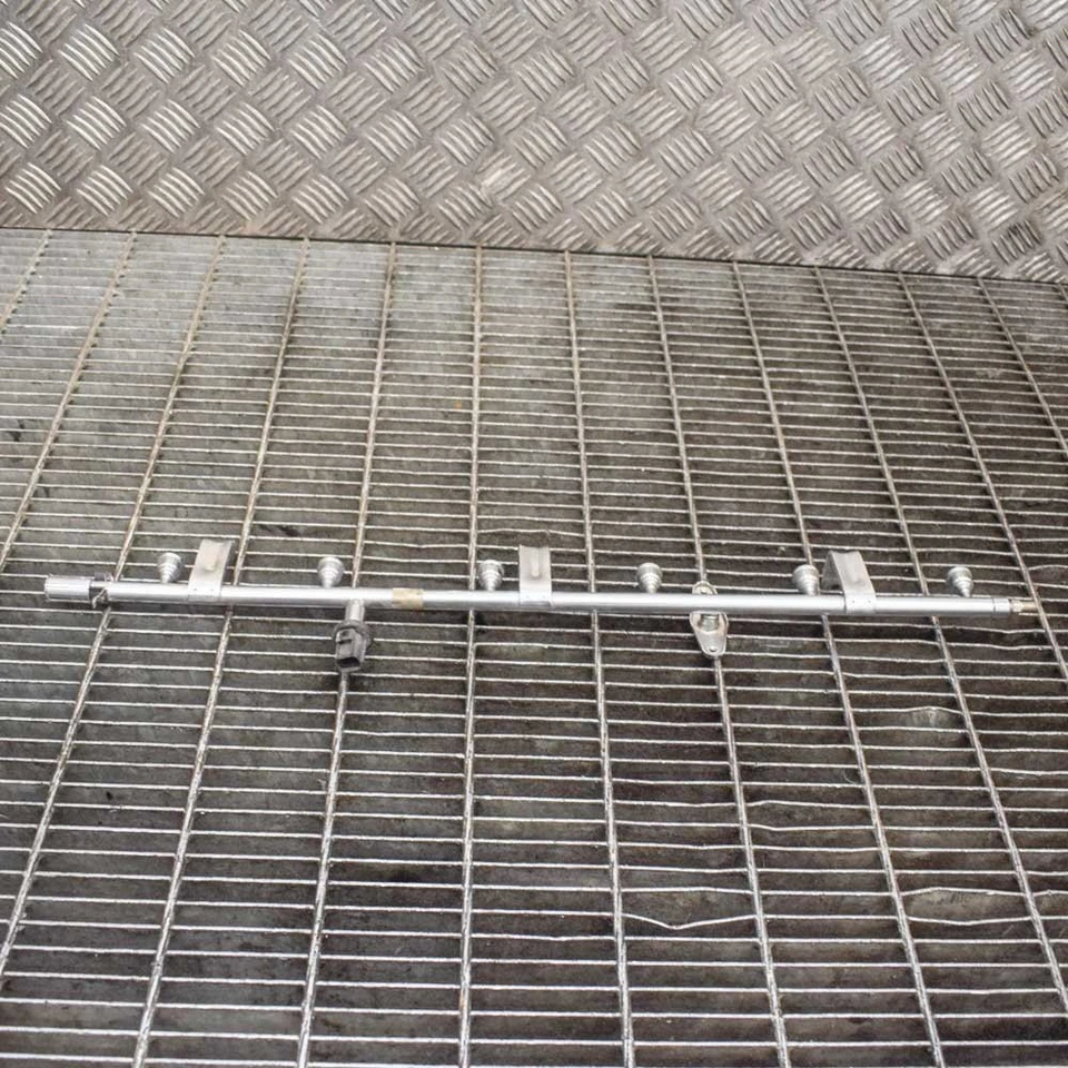 Tubo de distribución de combustible derecho ASTON MARTIN DB7 Coupé 2003 1R1E-9S441-CB Foto 3 de 4