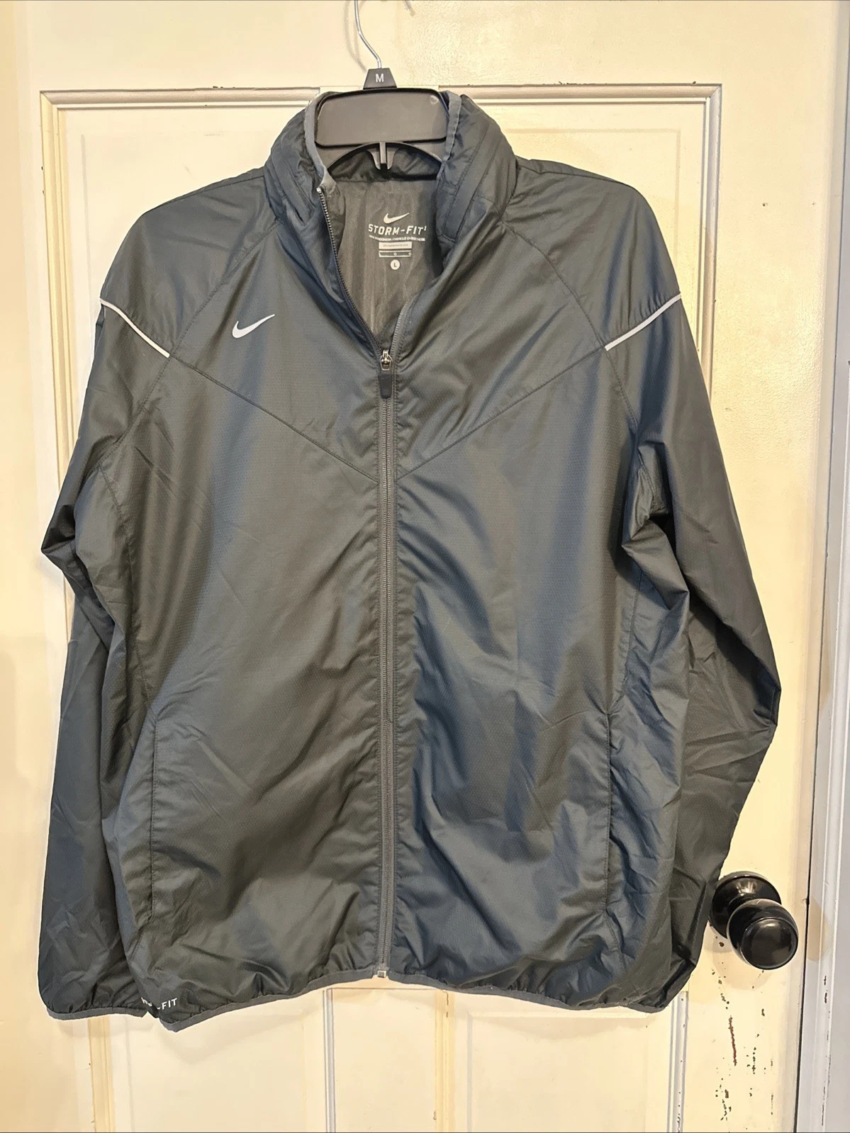 Nike Storm Fit Woven Jacket with Packable Hood 799184-060 Women Large Charcoal