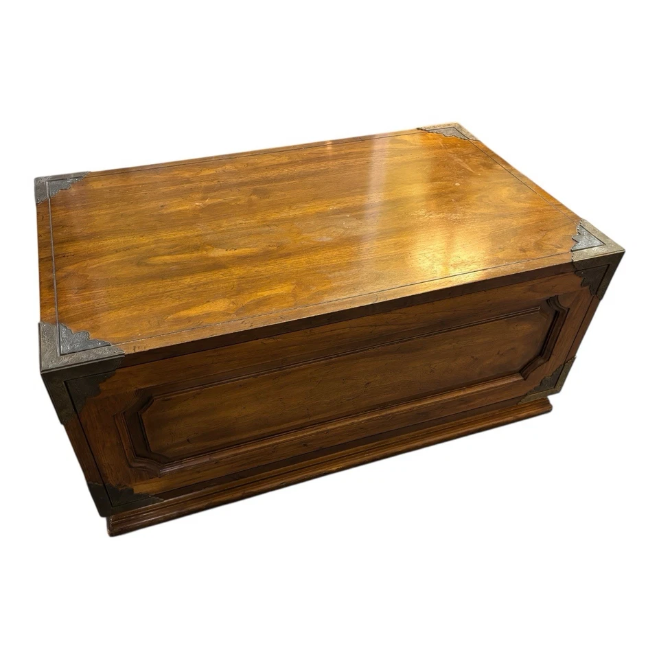 Drexel Heritage campaign style storage coffee table - Image 3 of 4
