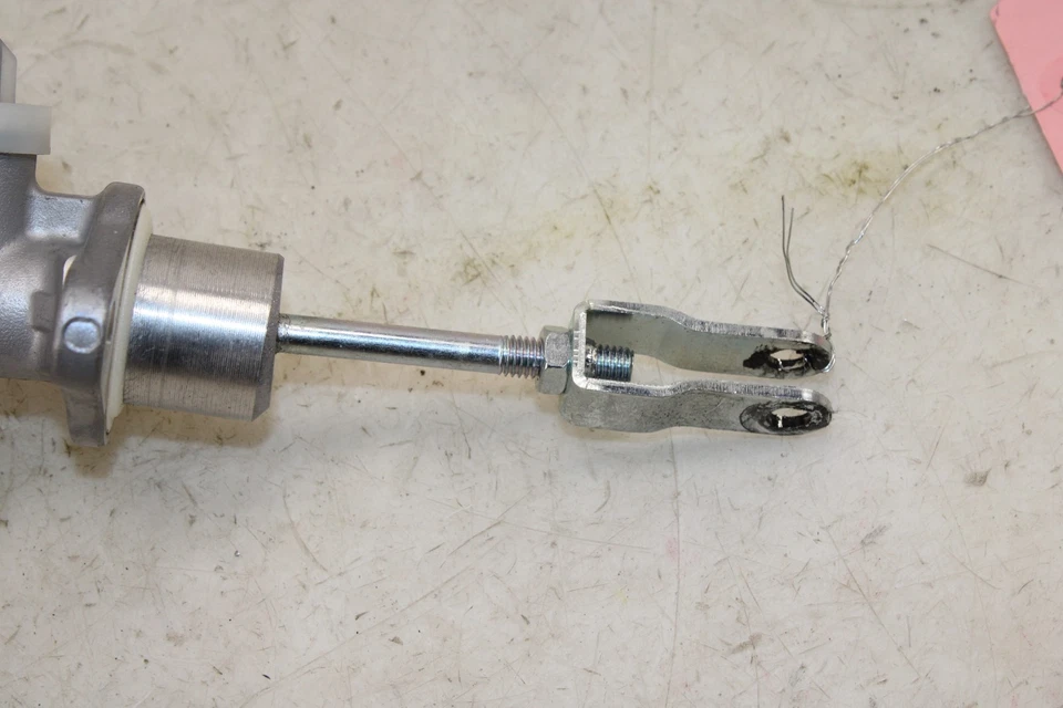 Subaru WRX STI 2015-2021 embrague cilindro maestro OEM NE34 Foto 4 de 4