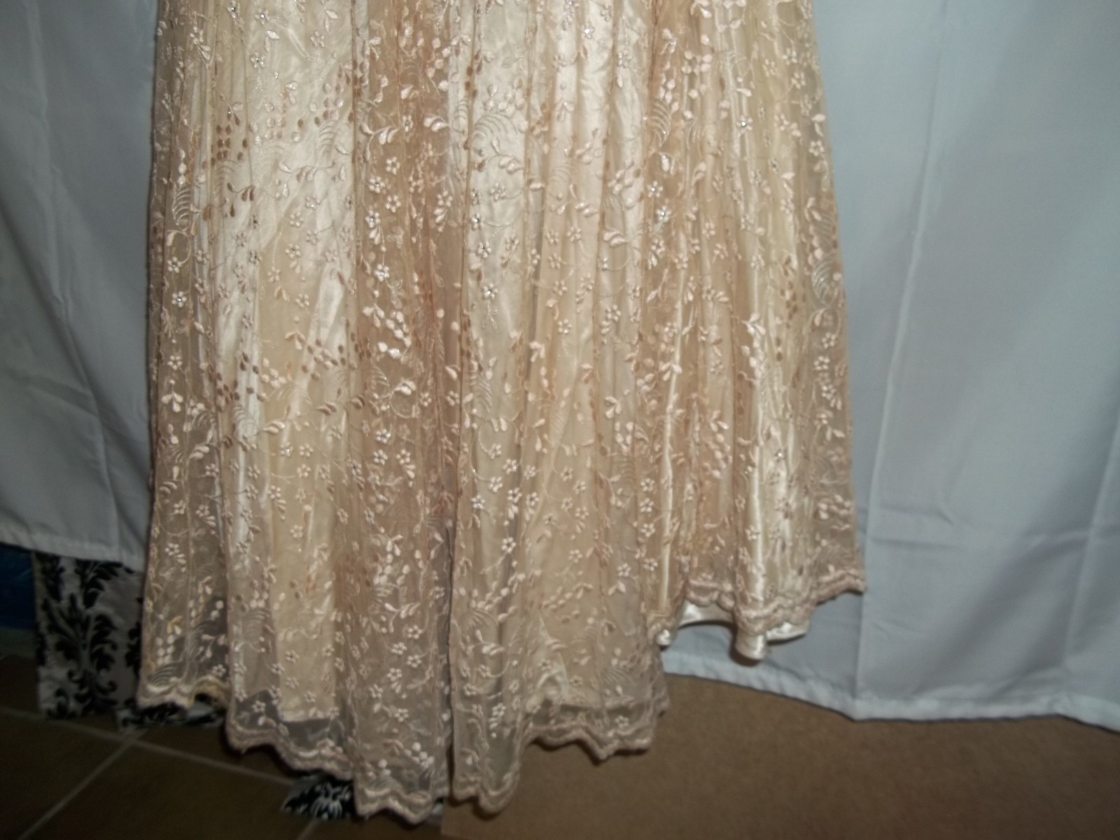 Ladies S Vintage Homemade Wedding Dress Fancy Flo… - image 4