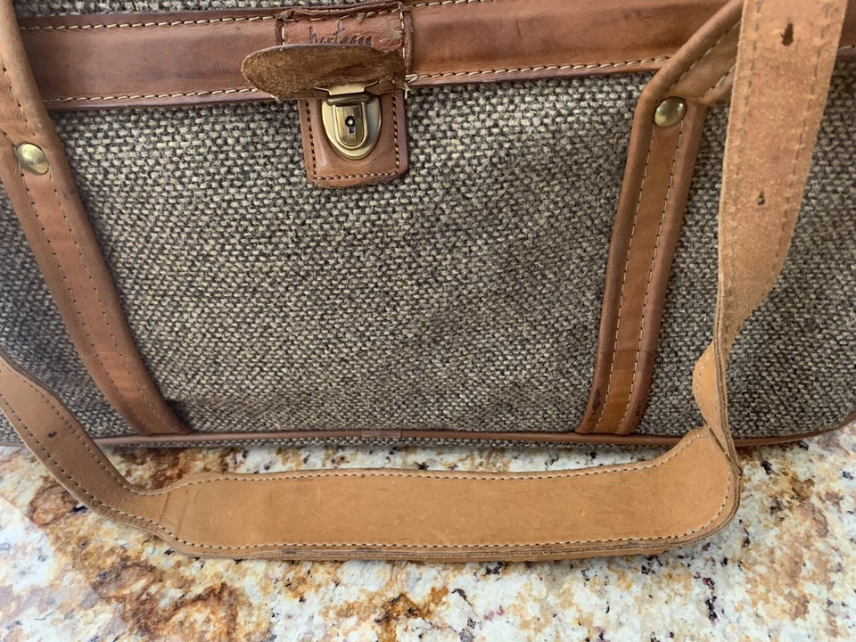 Hartmann Luggage Tweed / Leather 21" Triple Compartment Carry On Bag Weekender - Image 3 of 4