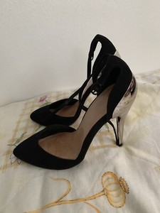 gold heels size 5