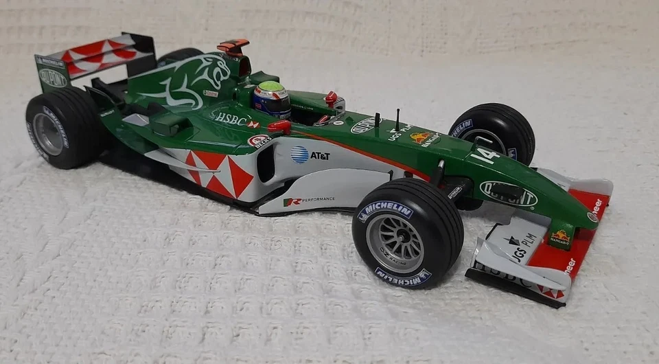 Minichamps, Mark Webber,F1- 1:18 (2004) Jaguar Racing R5 #14 - Image 2 of 4