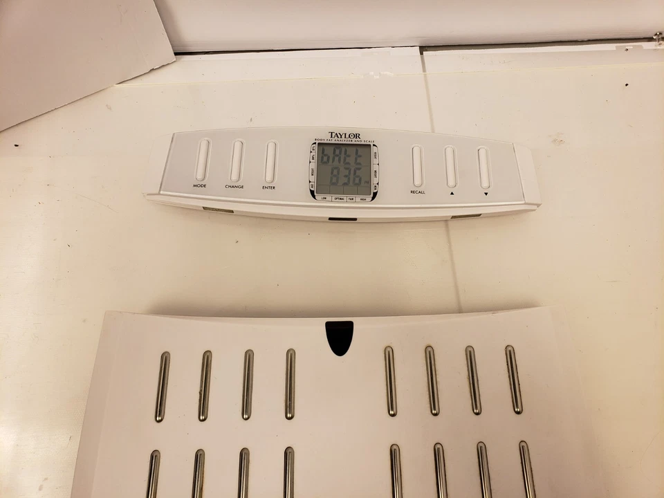 Taylor (5582) беспроводной анализатор жира на теле и весы со съемным дисплеем - Изображение 4 из 4