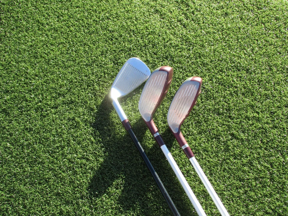 Ladies PING G Le2 Gold Dot PING ULT 230 L-Flex Graphite 5H & 6H-7-PW RH GOOD!!! - Image 4 of 4