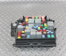 2003-2005 Chevy Silverado 1500 Pickup Engine Fuse Box with Warranty