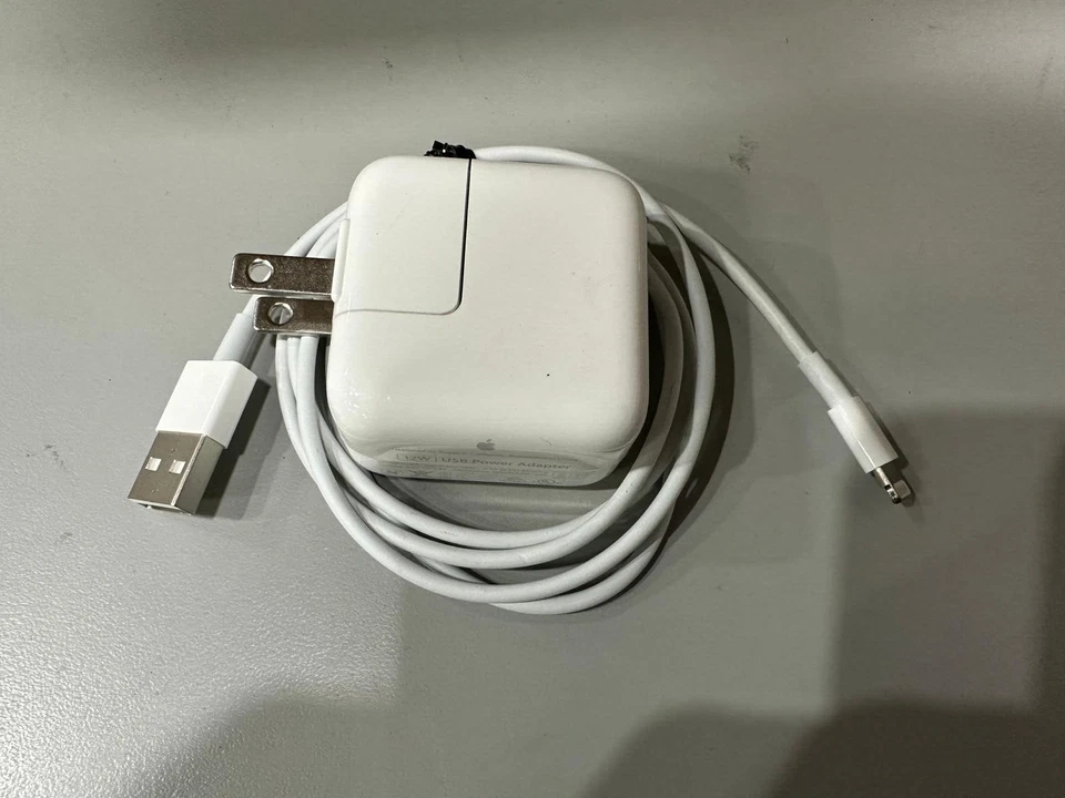 Apple 10w USB Wall Charger Adapter  for ALL iPhones w/ lightning cable - Image 2 of 4