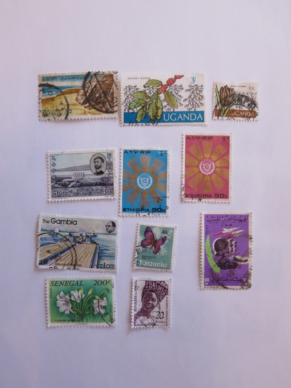 11 Africa used postage stamps:Uganda,Tanzania, Egypt, Libya, Senegal, Gambia.lot