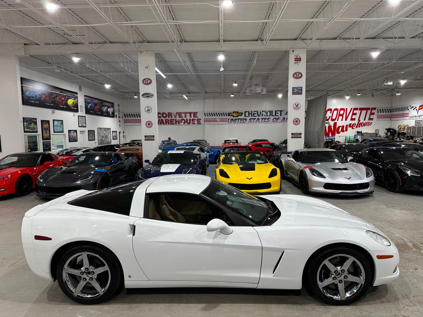 2007 [10U] Arctic White Chevrolet Corvette   | C6 Corvette Photo 8