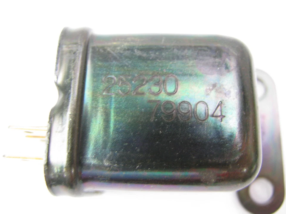 NUEVO - FUERA DE CAJA 2523079904 Relé de ventilador de refrigeración para 1977-81 Datsun 810 1979-82 310 Foto 3 de 3