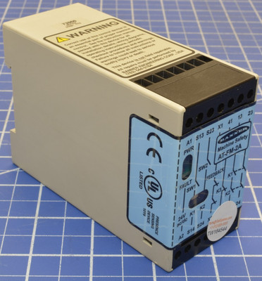 AT-FM-2A / SAFETY CONTROLLER / BANNER