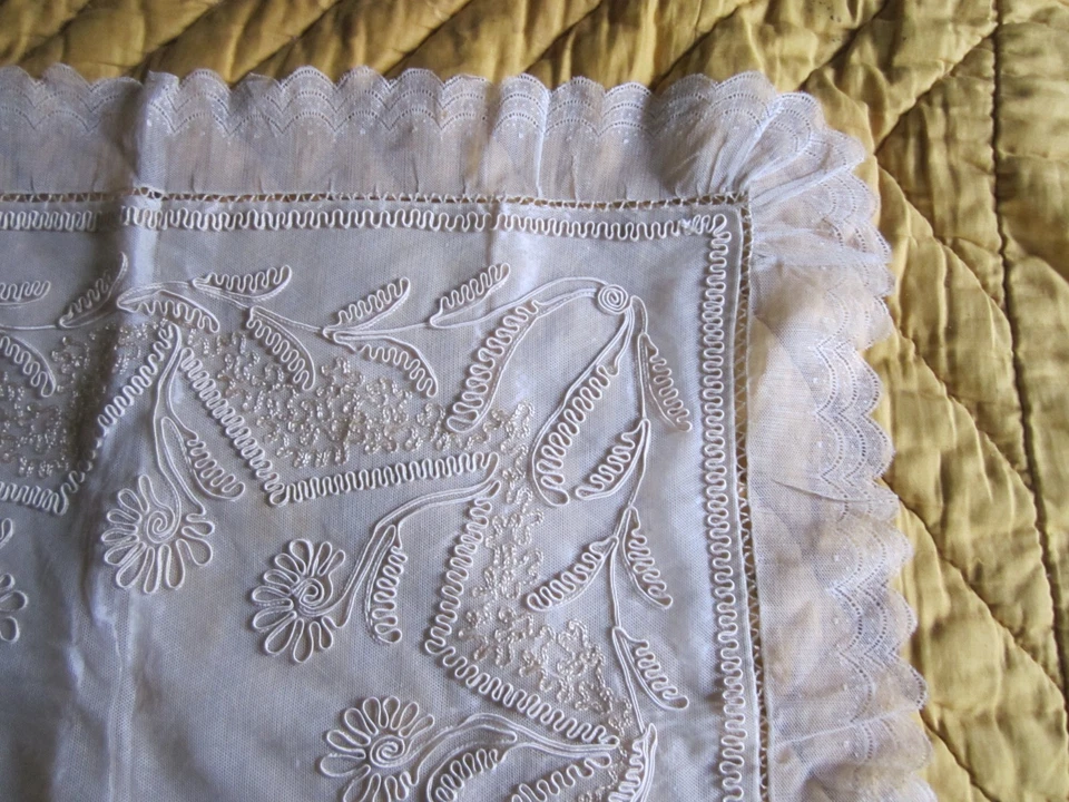 Ancien grand napperon /Centre de table tulle brodé soie - Photo 2/4