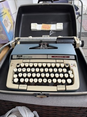 1960s Smith Corona SCM Classic 12 Manual Typewriter Portable With Hard Case 