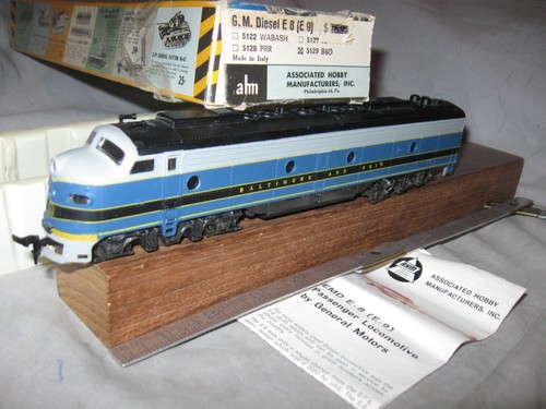 X4141 HO AHM RIVAROSSI 5129 BALTIMORE & OHIO RR EMD E8A LOCOMOTORA DIÉSEL | Zustand: Used