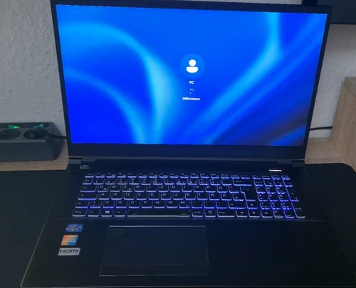 XMG Clevo K73-11NB FullHD 17,3 i7-16GB 512GB SSD GeForce RTX3070 Gaming Notebook