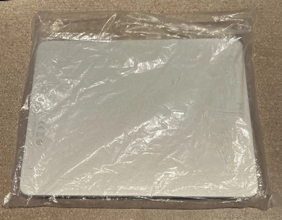 Logitech Bluetooth Keyboard Case For iPad 2 New - Image 2 of 4