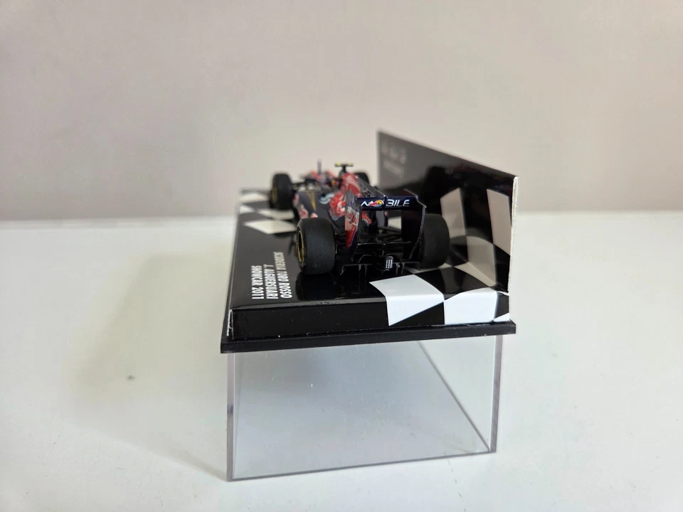 Minichamps 1/43 Toro Rosso STR5 J. Alguersuari - Showcar 2011 - 410110089 - Immagine 4 di 4