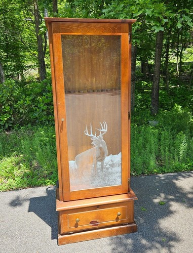 Wooden 6- Gun Cabinat Storage Deer Portrait on Glass Golden Oak Finish w/ a Key