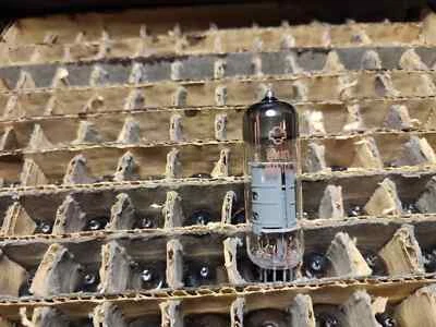 * NEU * Röhrenradio Röhre ECH 81 = 6 AJ 8 = 6I1P Elektronenröhre Triode Heptode - Bild 1 von 2