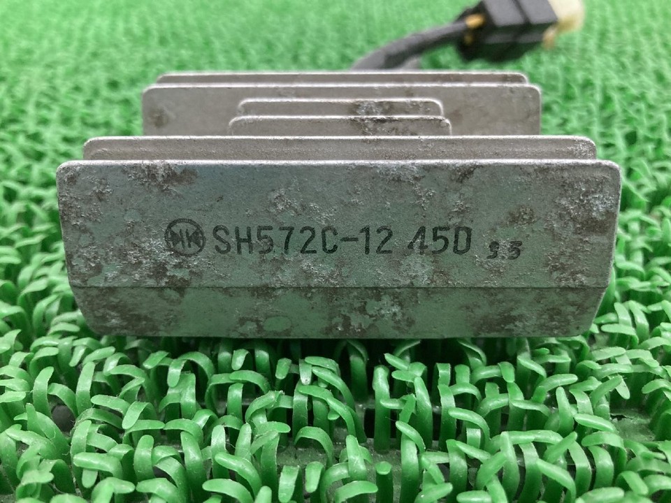 Gsx250S Katana Regulator Suzuki Genuine Used Motorcycle Parts Gj76A 45D