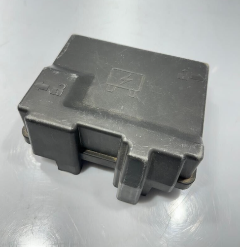 2003-2006 CHEVY EXPRESS FUSE BOX COVER LID P/N 6356-3210 GENUINE OEM USED PART - Picture 2 of 6