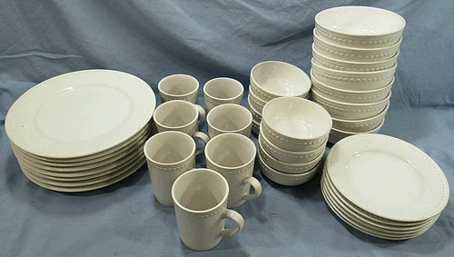 37PC JC PENNEY HOME COLLECTION WHITE EMBOSSED DOT RIM DISH SET SERVICE 6 +EXTRAS