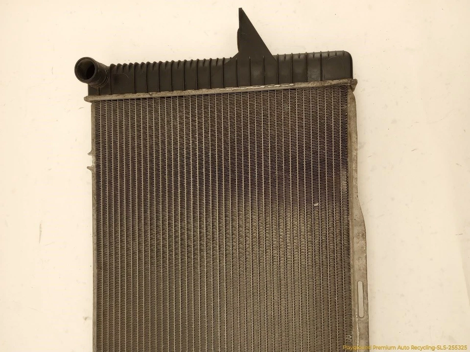 Volvo 850 Engine Cooling Radiator 2.5L 5 Cylinder Fits 1993 1994 1995 1996 1997 - Image 3 of 4