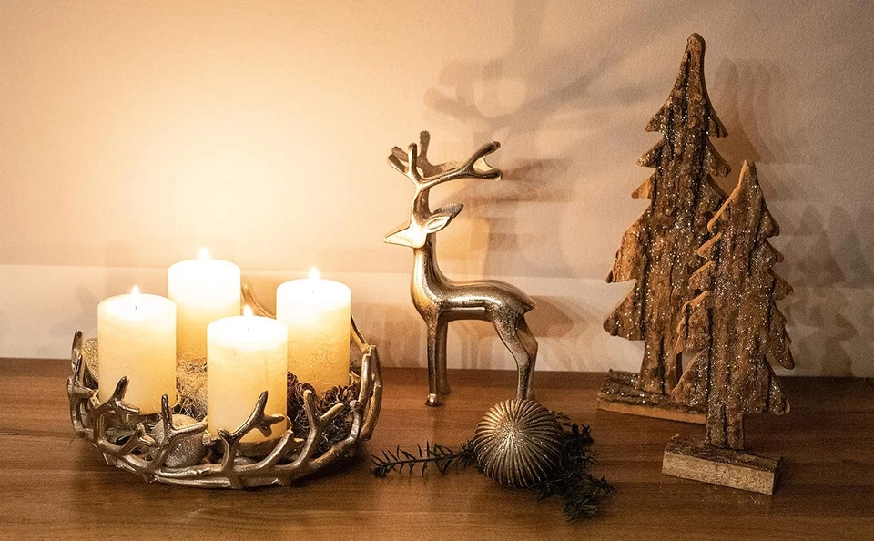 Corona Di Natale Argento Ø 28 Cm – Elegante Portacandele per 4 Candele, Centrota - Immagine 2 di 4