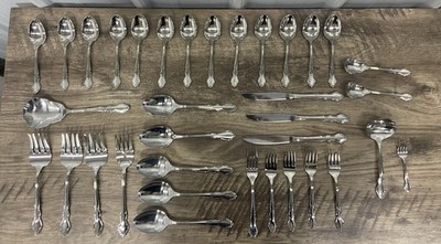 Oneida Stainless Steel 35pc. Flatware Set Excellent Condition