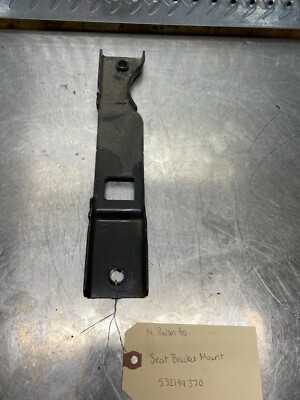 2014 POULAN PRO LAWN MOWER SEAT BRACKET 532199370 t148