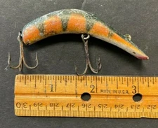 ANTIQUE VINTAGE  FISHING LURE *LAZY IKE 3* TREBLE HOOK ORANGE/DARK GREEN