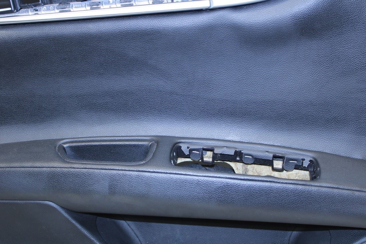 2017-2020 Maserati Ghibli Front Left Driver Side Door Trim Panel 670079717 OEM