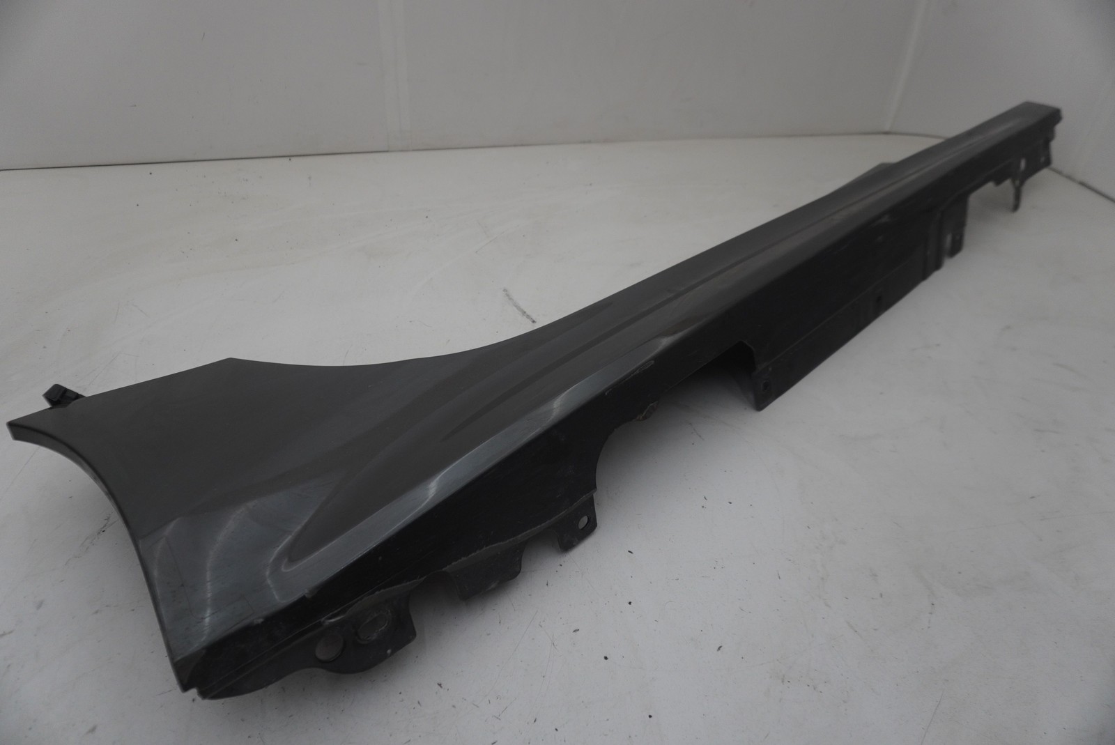 Ferrari California Right Side sill trim P/N 85153910