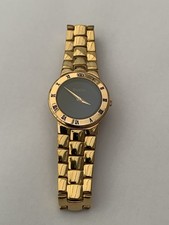 Gucci 3300.2.l Gold Plated Vintage Quartz Ladies Watch With Black Dial.