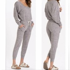 Vuori Women  s Lux Performance Jumpsuit Long Sleeve Large Heather Grey Jogger EUC