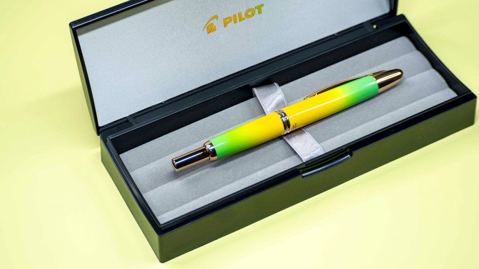 Pilot Capless Maruzen Marunouchi Main Store 20th Anniversary Young 